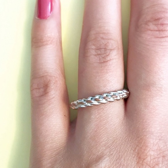Silver ring band twist braid detailing - Picture 8 of 8